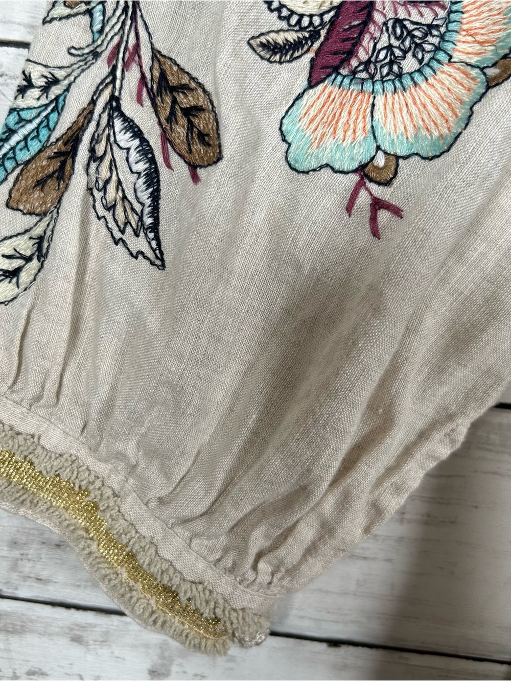 Chico’s 100% Linen Embroidered Boho Blouse Oatmeal Metallic Trim 3.5 XL - Picture 6 of 9